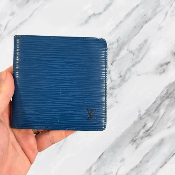 Louis Vuitton Authentic Blue Epi Leather Compact Wallet - Picture 3 of 15